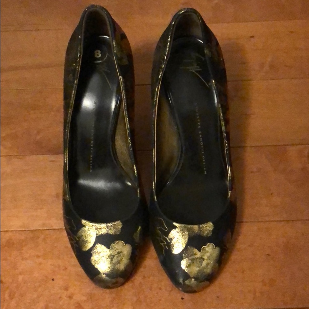 Giuseppe Zanotti heels black leather with gold